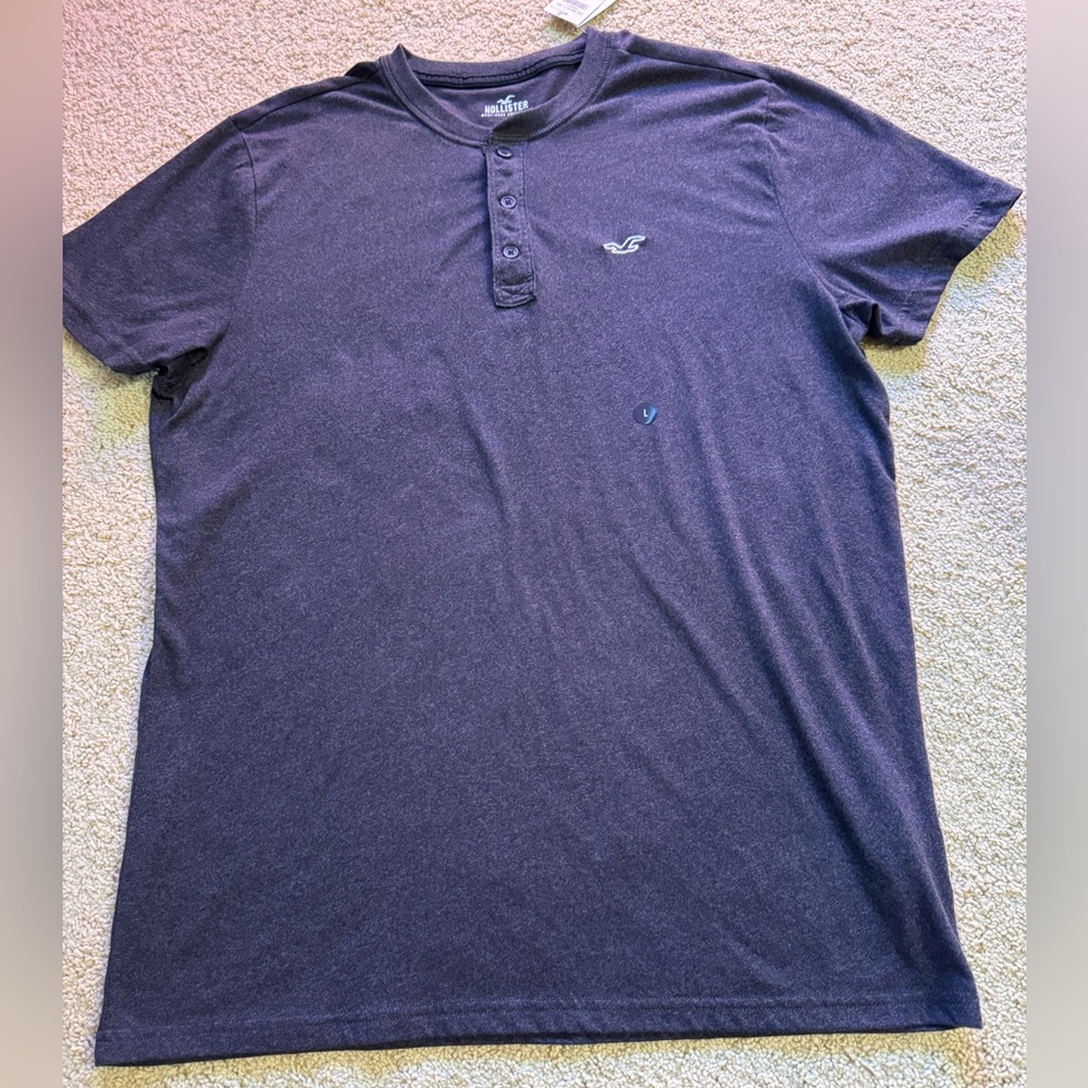 Hollister Must-Have Collection Men’s Shirt